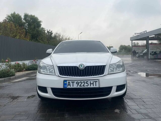 Белый Шкода Октавия, объемом двигателя 1.6 л и пробегом 215 тыс. км за 7800 $, фото 5 на Automoto.ua
