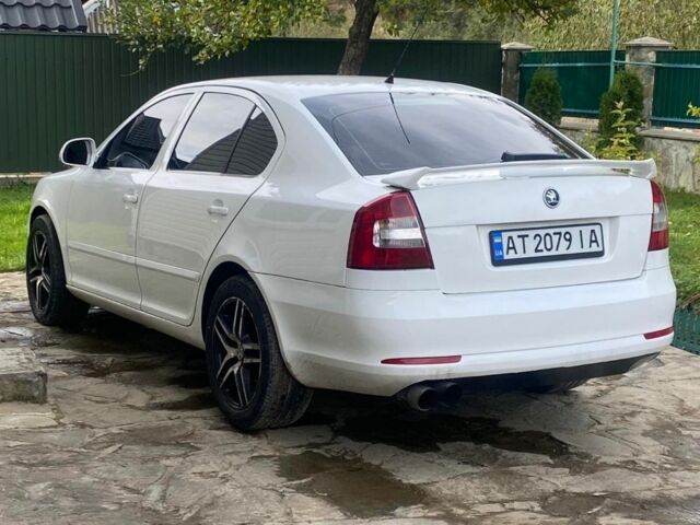 Шкода Октавия 2011 в Верховине на Automoto.ua Белый Шкода Октавия, объемом двигателя 1.8 л и пробегом 300 тыс. км за 6500 $, фото 1 на Automoto.ua