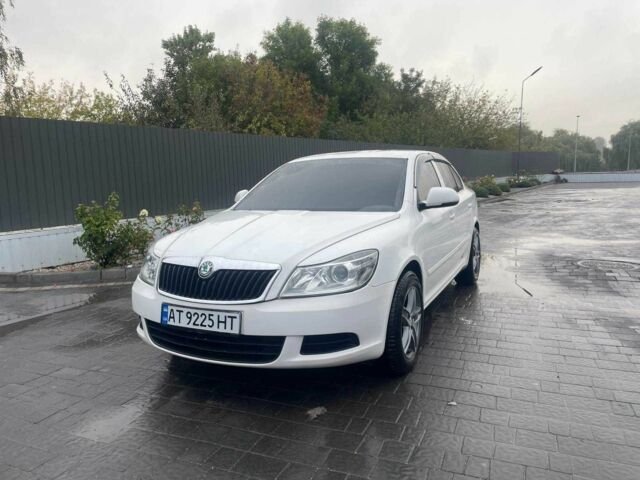 Белый Шкода Октавия, объемом двигателя 1.6 л и пробегом 215 тыс. км за 7800 $, фото 6 на Automoto.ua