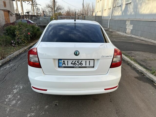 Белый Шкода Октавия, объемом двигателя 1.6 л и пробегом 228 тыс. км за 7700 $, фото 4 на Automoto.ua
