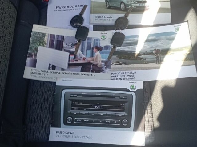 Белый Шкода Октавия, объемом двигателя 1.6 л и пробегом 273 тыс. км за 6850 $, фото 7 на Automoto.ua