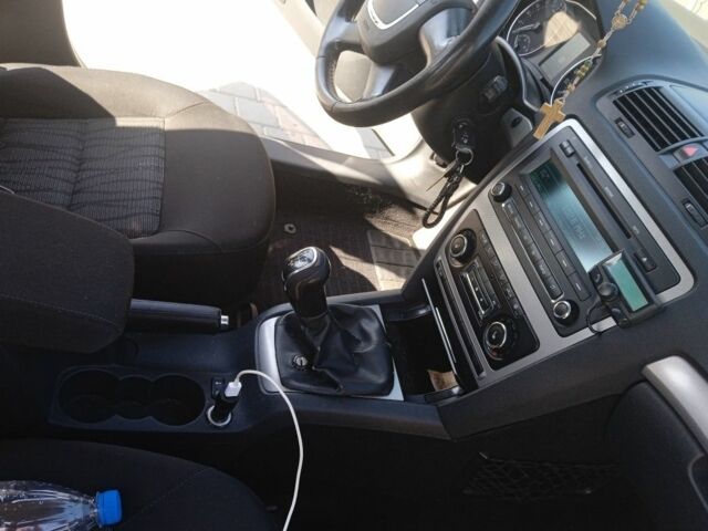 Белый Шкода Октавия, объемом двигателя 1.6 л и пробегом 328 тыс. км за 8000 $, фото 16 на Automoto.ua