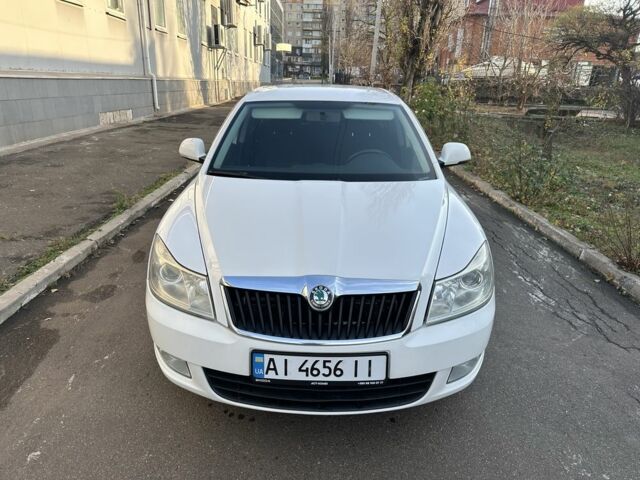 Белый Шкода Октавия, объемом двигателя 1.6 л и пробегом 228 тыс. км за 7700 $, фото 1 на Automoto.ua