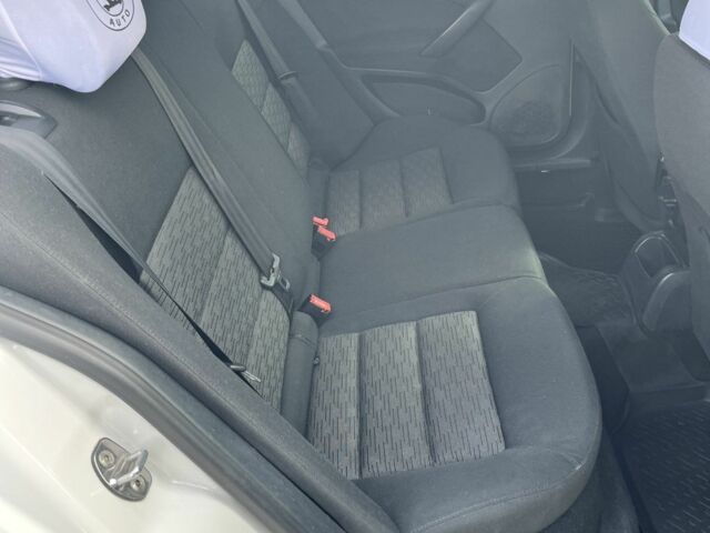 Белый Шкода Октавия, объемом двигателя 1.6 л и пробегом 273 тыс. км за 6850 $, фото 6 на Automoto.ua