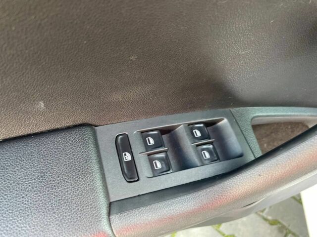 Белый Шкода Октавия, объемом двигателя 1.4 л и пробегом 255 тыс. км за 9400 $, фото 8 на Automoto.ua