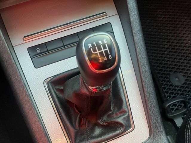 Белый Шкода Октавия, объемом двигателя 1.4 л и пробегом 255 тыс. км за 9400 $, фото 12 на Automoto.ua