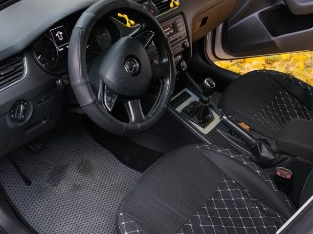 Білий Шкода Октавія, об'ємом двигуна 1.4 л та пробігом 233 тис. км за 10400 $, фото 6 на Automoto.ua