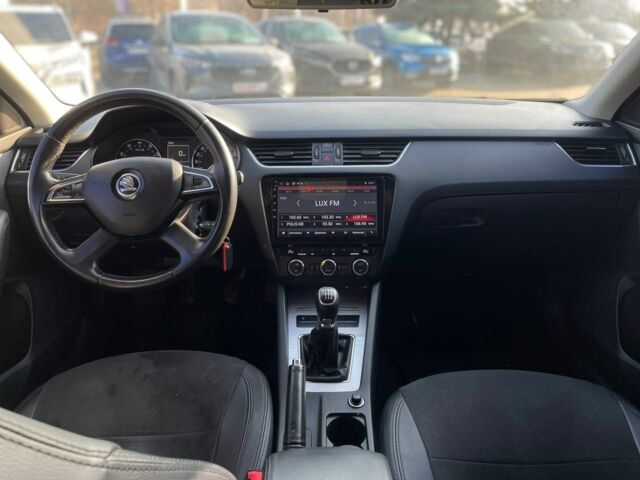 Белый Шкода Октавия, объемом двигателя 1.4 л и пробегом 255 тыс. км за 9400 $, фото 18 на Automoto.ua