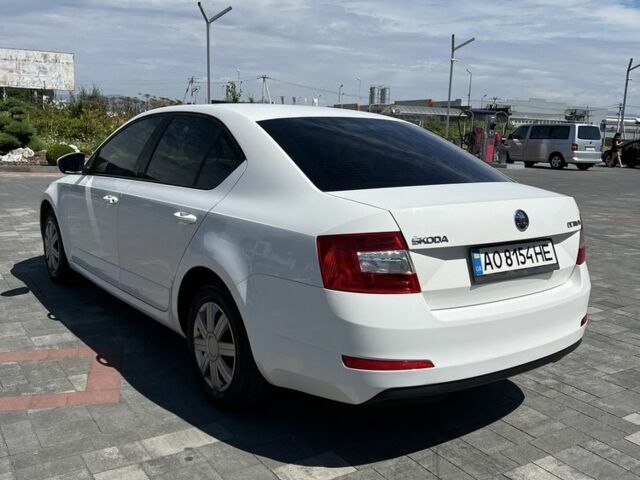 Белый Шкода Октавия, объемом двигателя 1.6 л и пробегом 230 тыс. км за 9000 $, фото 3 на Automoto.ua