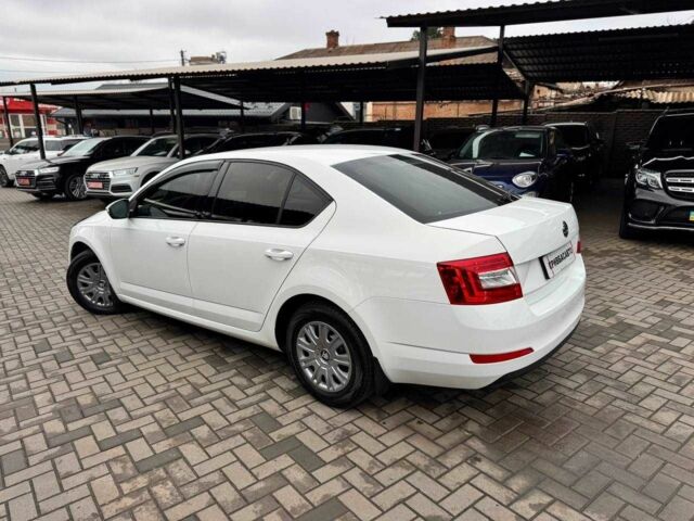 Белый Шкода Октавия, объемом двигателя 1.6 л и пробегом 240 тыс. км за 8700 $, фото 6 на Automoto.ua