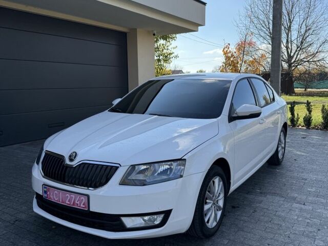 Білий Шкода Октавія, об'ємом двигуна 1.6 л та пробігом 272 тис. км за 8950 $, фото 7 на Automoto.ua