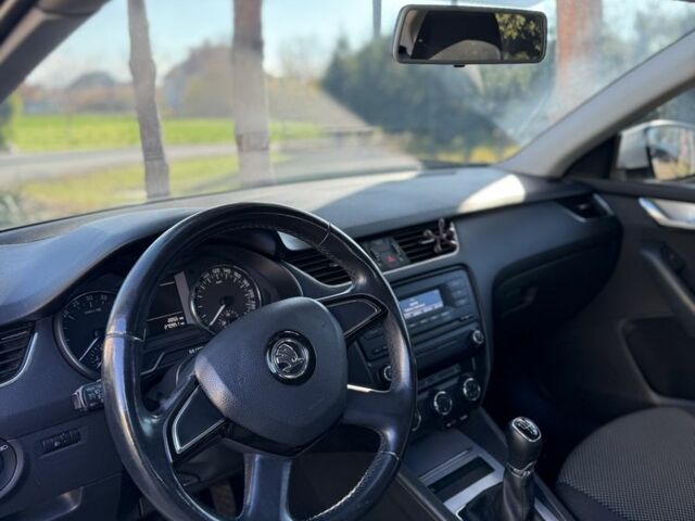 Білий Шкода Октавія, об'ємом двигуна 1.6 л та пробігом 272 тис. км за 8950 $, фото 3 на Automoto.ua