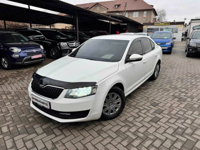 Белый Шкода Октавия, объемом двигателя 1.6 л и пробегом 240 тыс. км за 8700 $, фото 4 на Automoto.ua