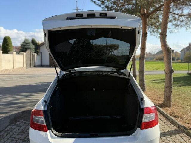 Білий Шкода Октавія, об'ємом двигуна 1.6 л та пробігом 272 тис. км за 8950 $, фото 2 на Automoto.ua