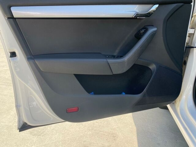 Белый Шкода Октавия, объемом двигателя 1.6 л и пробегом 180 тыс. км за 10790 $, фото 19 на Automoto.ua