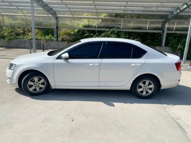 Белый Шкода Октавия, объемом двигателя 1.6 л и пробегом 180 тыс. км за 10790 $, фото 6 на Automoto.ua