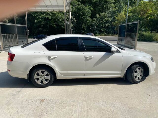 Белый Шкода Октавия, объемом двигателя 1.6 л и пробегом 180 тыс. км за 10790 $, фото 10 на Automoto.ua