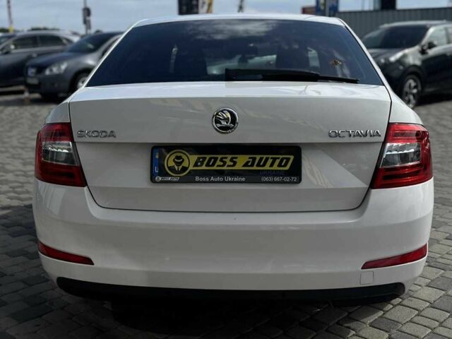 Белый Шкода Октавия, объемом двигателя 2 л и пробегом 292 тыс. км за 11999 $, фото 5 на Automoto.ua