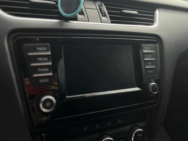 Белый Шкода Октавия, объемом двигателя 2 л и пробегом 292 тыс. км за 11999 $, фото 18 на Automoto.ua