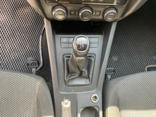 Белый Шкода Октавия, объемом двигателя 1.6 л и пробегом 180 тыс. км за 10790 $, фото 5 на Automoto.ua