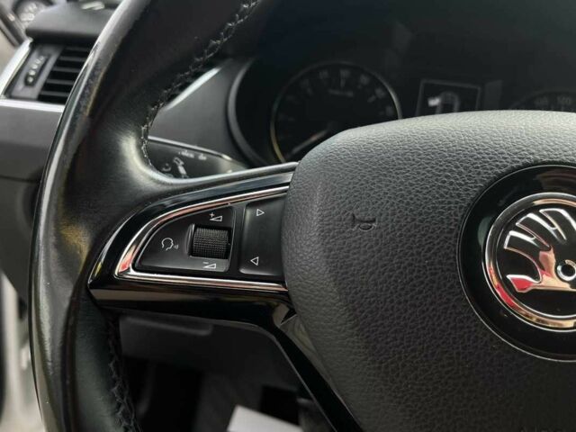 Белый Шкода Октавия, объемом двигателя 2 л и пробегом 292 тыс. км за 11999 $, фото 11 на Automoto.ua