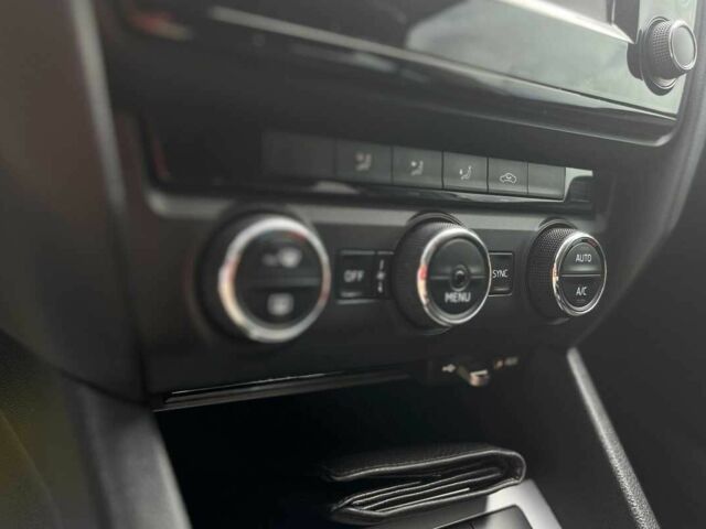 Белый Шкода Октавия, объемом двигателя 2 л и пробегом 292 тыс. км за 11999 $, фото 19 на Automoto.ua