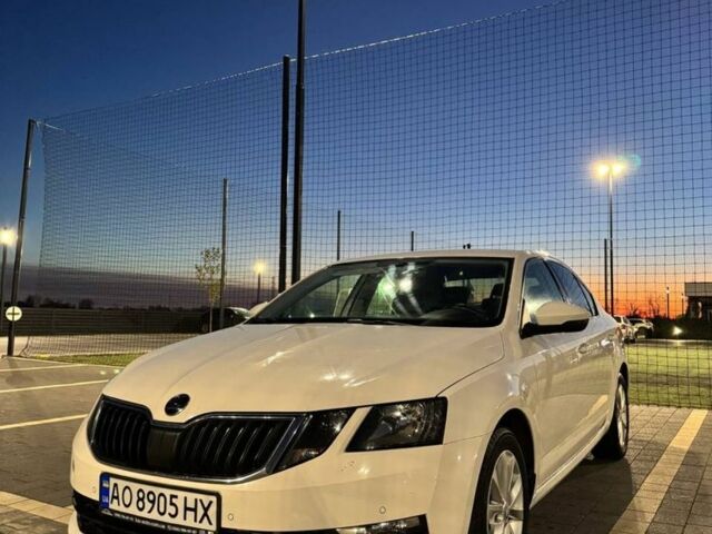 Білий Шкода Октавія, об'ємом двигуна 1.6 л та пробігом 247 тис. км за 12800 $, фото 2 на Automoto.ua