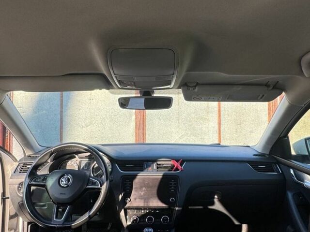 Білий Шкода Октавія, об'ємом двигуна 1.6 л та пробігом 247 тис. км за 12800 $, фото 7 на Automoto.ua