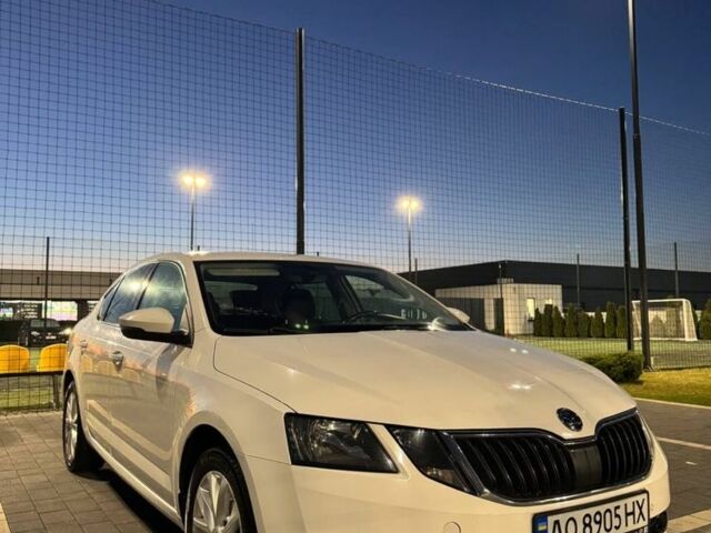 Білий Шкода Октавія, об'ємом двигуна 1.6 л та пробігом 247 тис. км за 12800 $, фото 1 на Automoto.ua