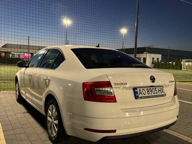 Білий Шкода Октавія, об'ємом двигуна 1.6 л та пробігом 247 тис. км за 12800 $, фото 6 на Automoto.ua