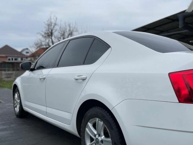 Білий Шкода Октавія, об'ємом двигуна 1.6 л та пробігом 195 тис. км за 11500 $, фото 3 на Automoto.ua