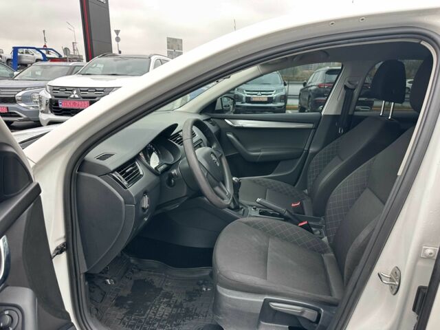 Білий Шкода Октавія, об'ємом двигуна 1.4 л та пробігом 242 тис. км за 11300 $, фото 8 на Automoto.ua