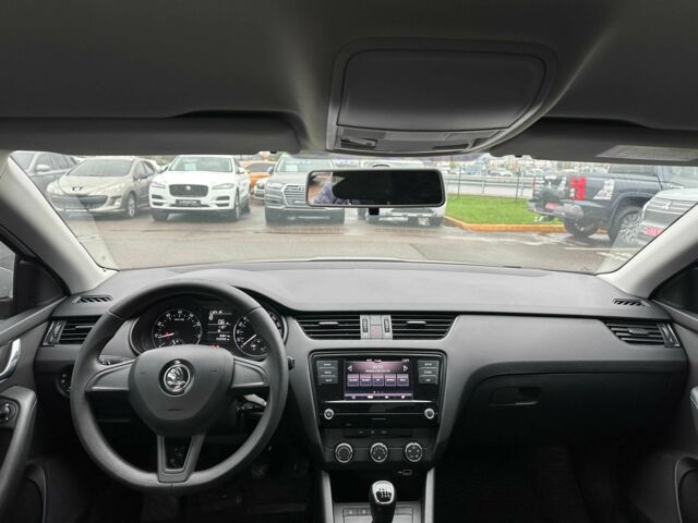 Білий Шкода Октавія, об'ємом двигуна 1.4 л та пробігом 242 тис. км за 11300 $, фото 9 на Automoto.ua