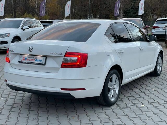 Білий Шкода Октавія, об'ємом двигуна 2 л та пробігом 198 тис. км за 14600 $, фото 6 на Automoto.ua