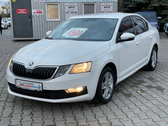 Білий Шкода Октавія, об'ємом двигуна 2 л та пробігом 198 тис. км за 14600 $, фото 2 на Automoto.ua