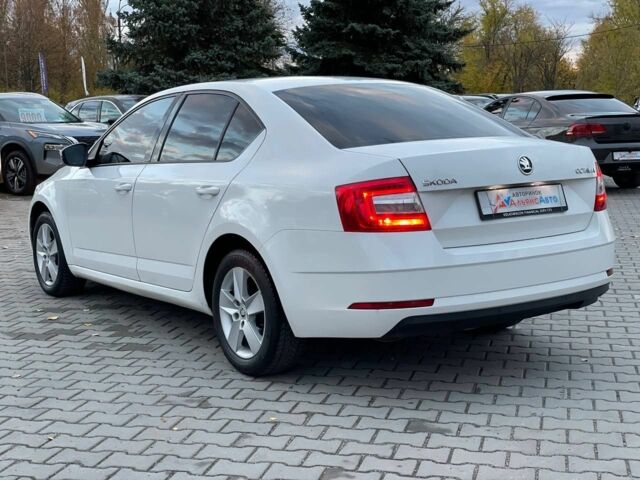 Білий Шкода Октавія, об'ємом двигуна 2 л та пробігом 198 тис. км за 14600 $, фото 4 на Automoto.ua
