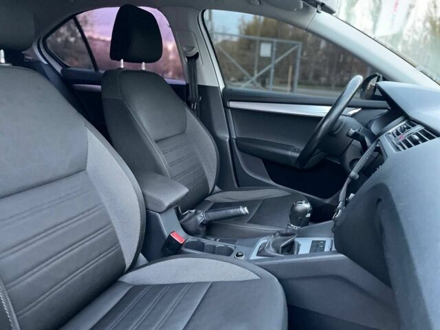 Білий Шкода Октавія, об'ємом двигуна 2 л та пробігом 198 тис. км за 14600 $, фото 15 на Automoto.ua