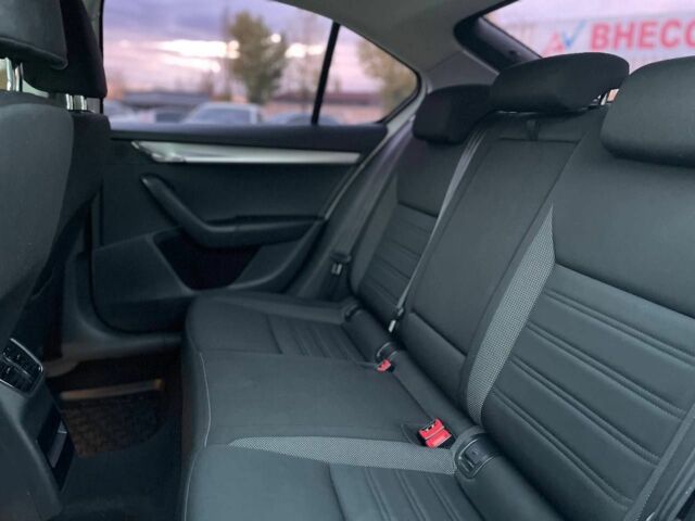 Білий Шкода Октавія, об'ємом двигуна 2 л та пробігом 198 тис. км за 14600 $, фото 19 на Automoto.ua