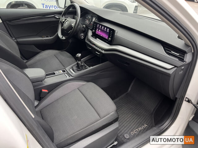 Білий Шкода Октавія, об'ємом двигуна 1.4 л та пробігом 114 тис. км за 18563 $, фото 18 на Automoto.ua