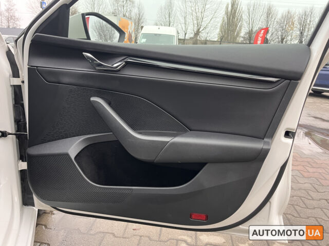 Білий Шкода Октавія, об'ємом двигуна 1.4 л та пробігом 114 тис. км за 18563 $, фото 17 на Automoto.ua