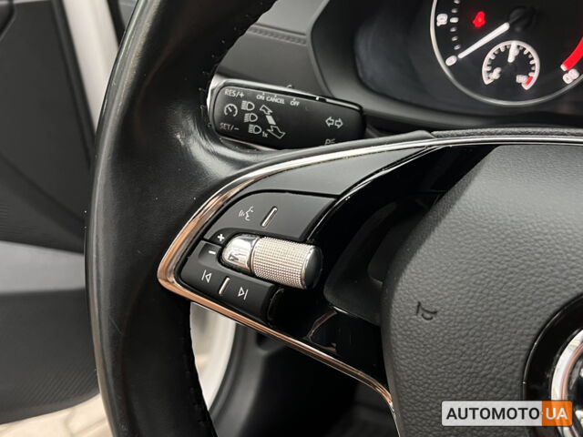 Білий Шкода Октавія, об'ємом двигуна 1.4 л та пробігом 114 тис. км за 18563 $, фото 7 на Automoto.ua