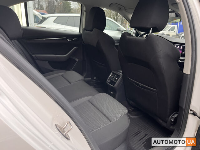Білий Шкода Октавія, об'ємом двигуна 1.4 л та пробігом 114 тис. км за 18563 $, фото 24 на Automoto.ua