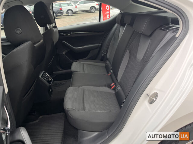 Білий Шкода Октавія, об'ємом двигуна 1.4 л та пробігом 114 тис. км за 18563 $, фото 27 на Automoto.ua