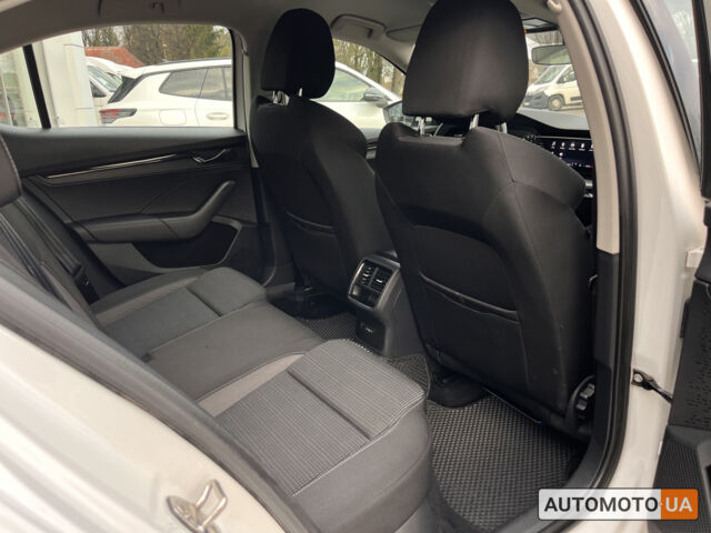 Білий Шкода Октавія, об'ємом двигуна 1.4 л та пробігом 124 тис. км за 19872 $, фото 16 на Automoto.ua