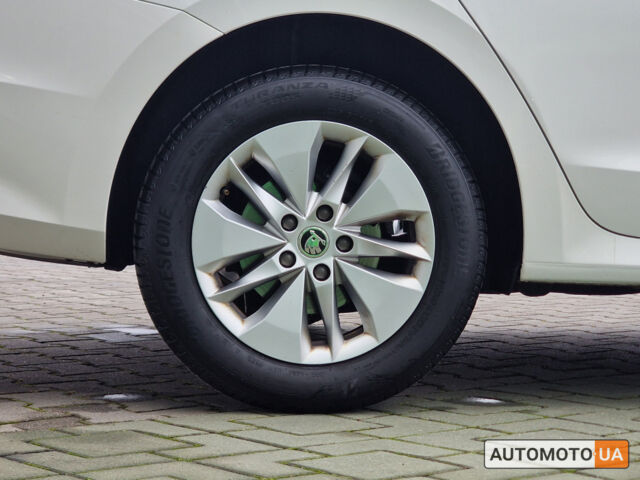 Белый Шкода Октавия, объемом двигателя 1.4 л и пробегом 160 тыс. км за 19000 $, фото 9 на Automoto.ua