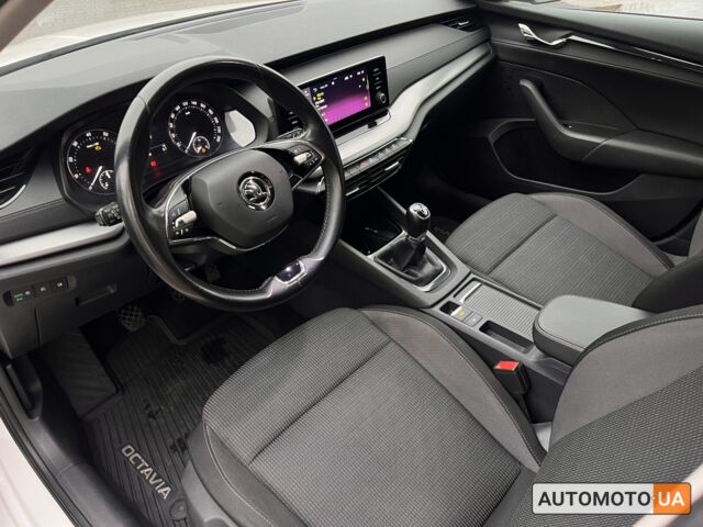 Белый Шкода Октавия, объемом двигателя 1.4 л и пробегом 114 тыс. км за 18484 $, фото 11 на Automoto.ua