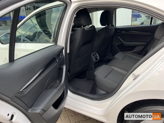 Білий Шкода Октавія, об'ємом двигуна 1.4 л та пробігом 124 тис. км за 19872 $, фото 28 на Automoto.ua