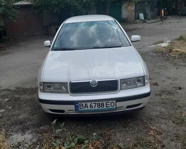 Белый Шкода Октавия, объемом двигателя 1.6 л и пробегом 296 тыс. км за 3650 $, фото 10 на Automoto.ua