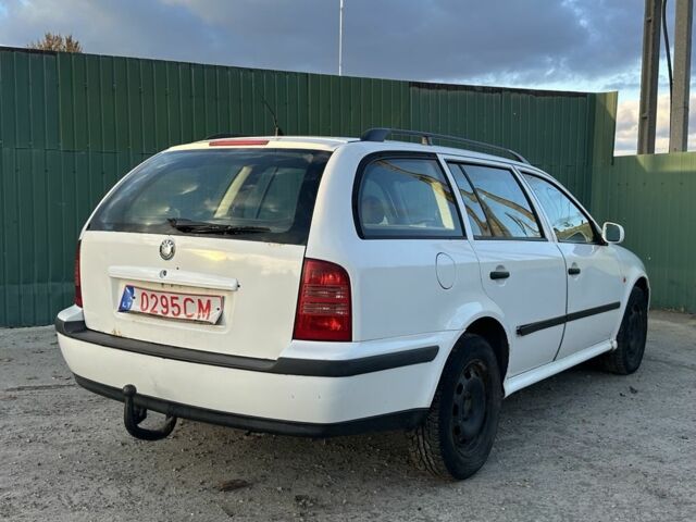 Білий Шкода Октавія, об'ємом двигуна 1.9 л та пробігом 320 тис. км за 2000 $, фото 3 на Automoto.ua