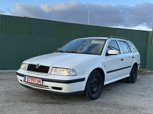 Білий Шкода Октавія, об'ємом двигуна 1.9 л та пробігом 320 тис. км за 2000 $, фото 1 на Automoto.ua